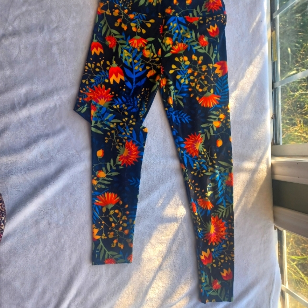 LuLaRoe Women's Super Soft Ultra Stretch Fabric One Size Fit Yoga Leggings